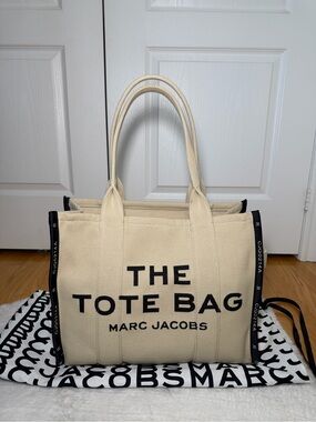 Marc Jacobs Canvas Tote Bag in Cream with Black Logo